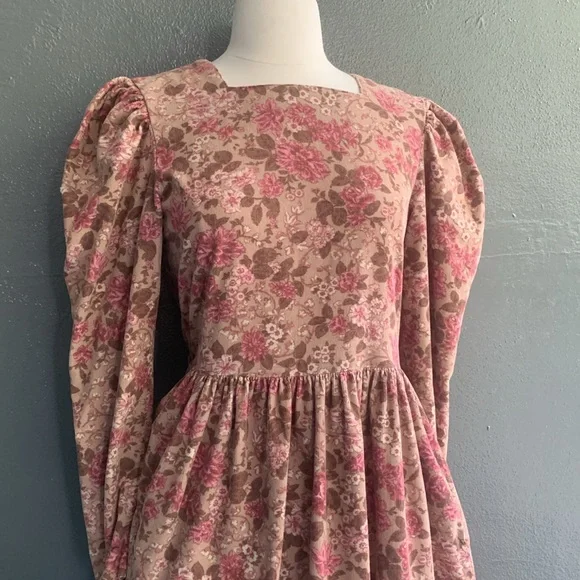 Laura Ashley - Picture 2 of 14